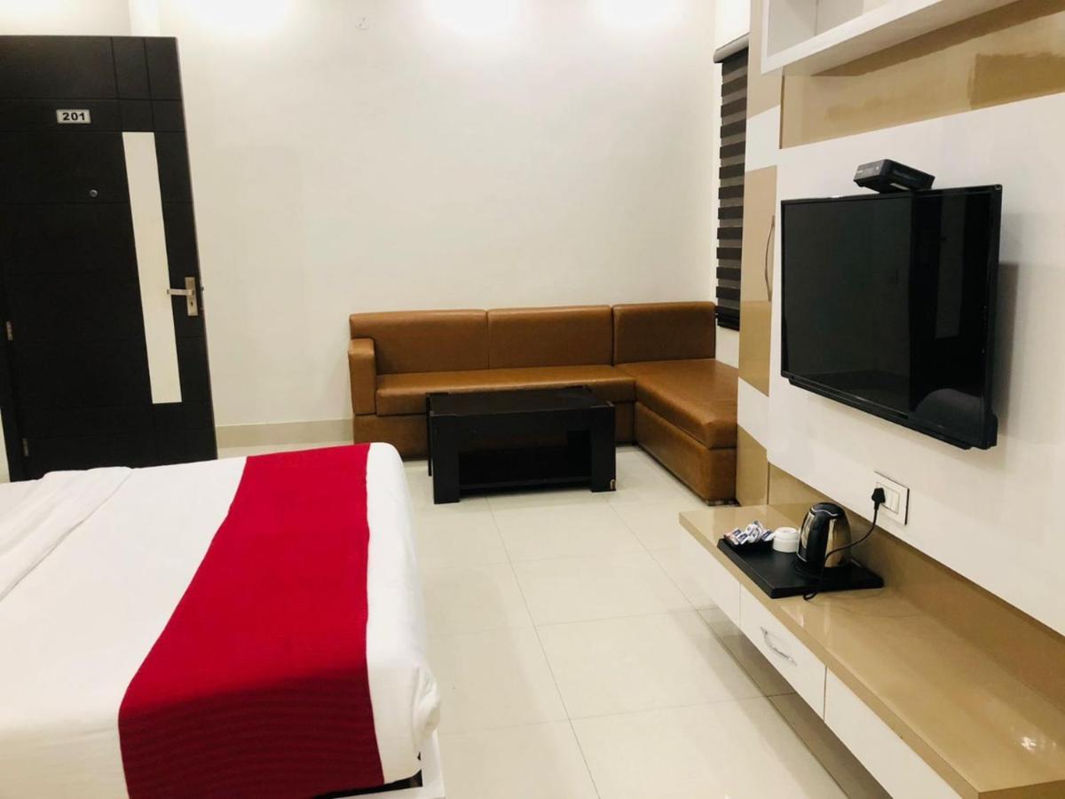 Hotel Blessing Bells, Fāzilka Εξωτερικό φωτογραφία